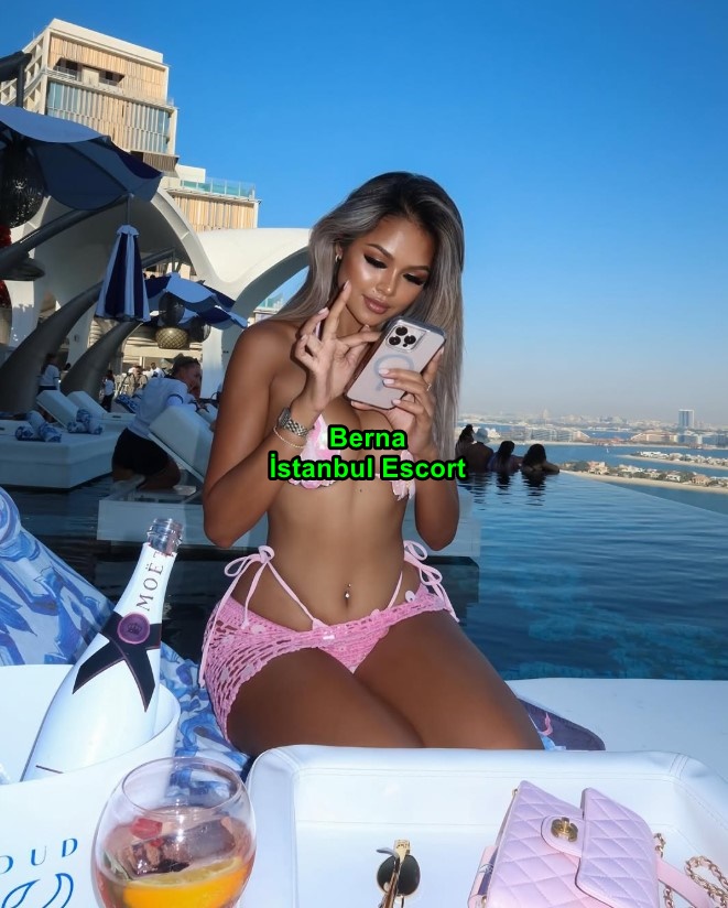 istanbulescortberna-1-1 İstanbul Escort Berna İpeksi Tenim Doyumsuz Enerjimle Karşınızdayım