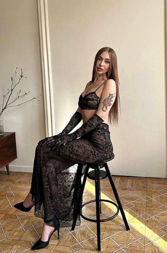 istanbulescortozge-4 İstanbul Beylikdüzü Escort Özge Vücudum Bile Azdırır